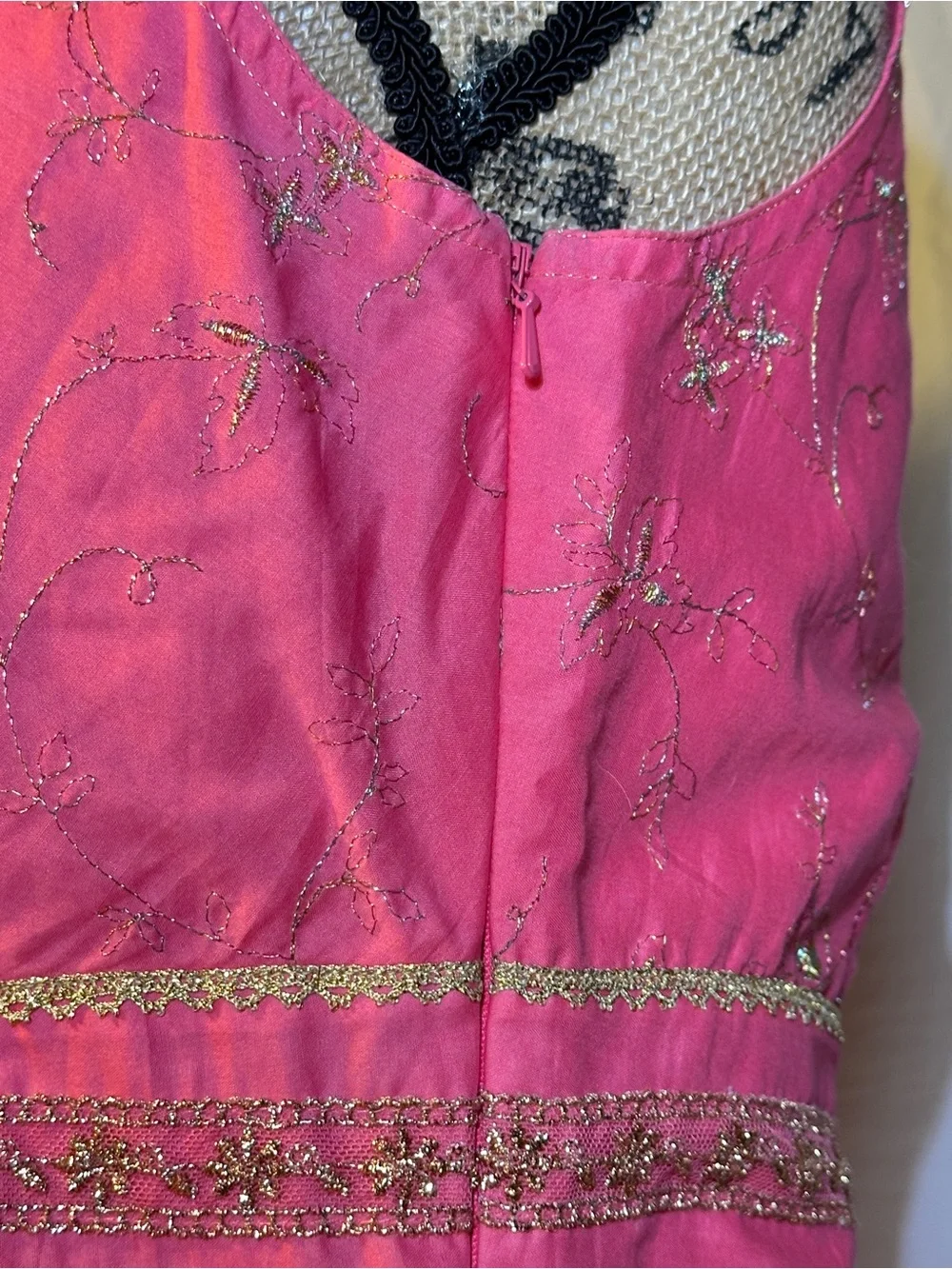 Express Pink Gold Embroidered Cotton Boho Cottagecore Romantic V-Neck Dress Sz 8